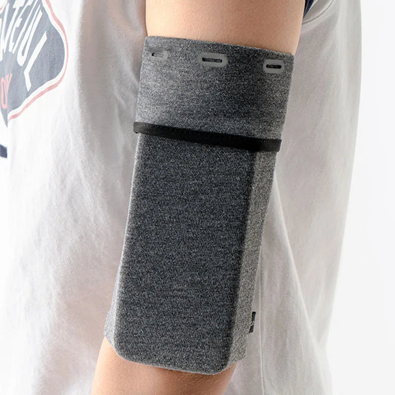 Dynamic Waterproof Phone Armband for Secure Workouts