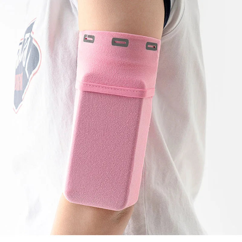 Dynamic Waterproof Phone Armband for Secure Workouts