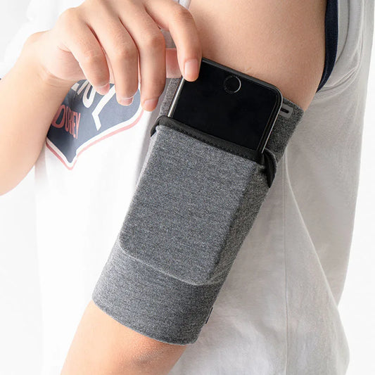 Dynamic Waterproof Phone Armband for Secure Workouts